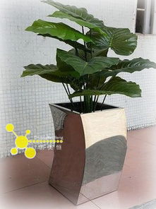 現(xiàn)代園林的藝術(shù)之選 創(chuàng)意不銹鋼花器與花盆的搭配應(yīng)用